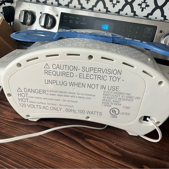 Hasbro Easy Bake Ultimate Oven Baking Star Edition 2015 No Accessories - Picture 3 of 3